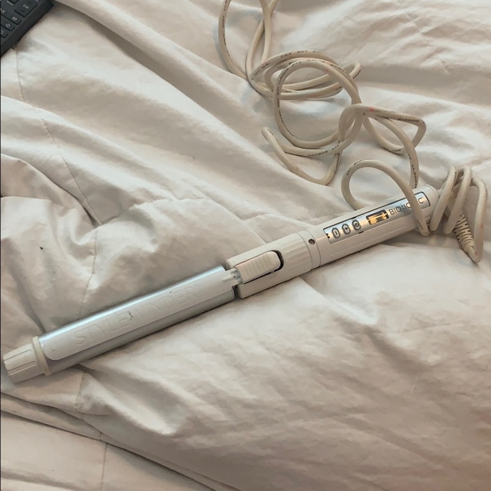 1” Style winder curling iron. Model JPA056